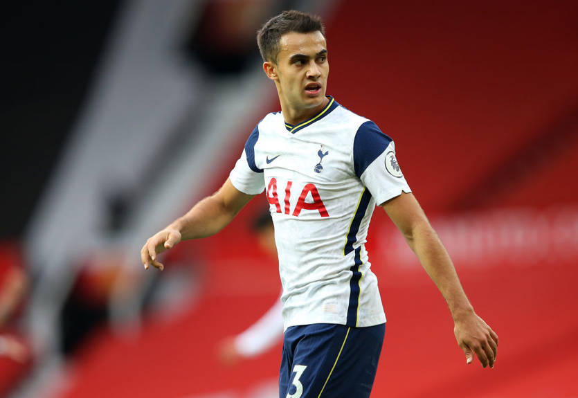 Игрок Тоттенхэма не понимает, что делают партнеры на тренировках