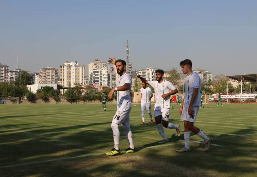 Пьяный пассажир напал на турецкую команду в самолете