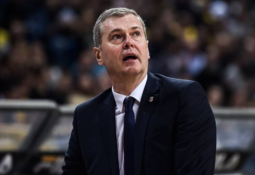 Главный тренер сборной Украины заразился коронавирусом Главный тренер сборной Украины заразился коронавирусом