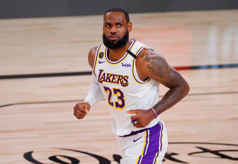 ЛеБрон Джеймс - спортсмен года в США по версии Sports Illustrated
