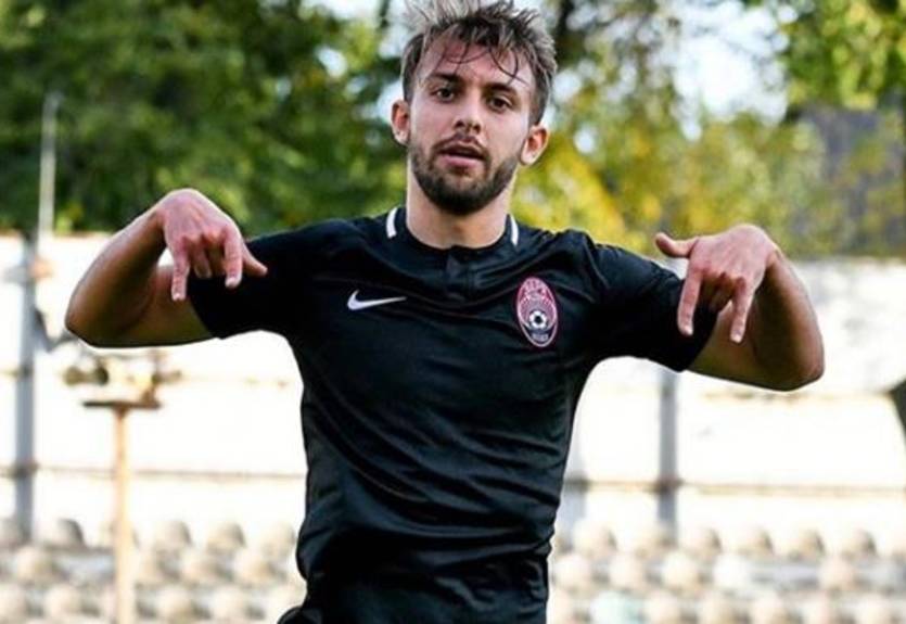 Игрок Зари шипами задел голову соперника, но удаление ли это?