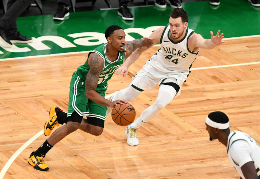 НБА: Бостон сильнее Милуоки, Детройт с Михайлюком уступил Миннесоте