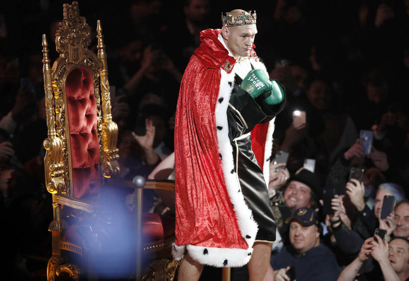 Фьюри в образе короля и Лопес перед боем с Ломаченко: лучшие выходы на ринг в 2020 году Фьюри в образе короля и Лопес перед боем с Ломаченко: лучшие выходы на ринг в 2020 году