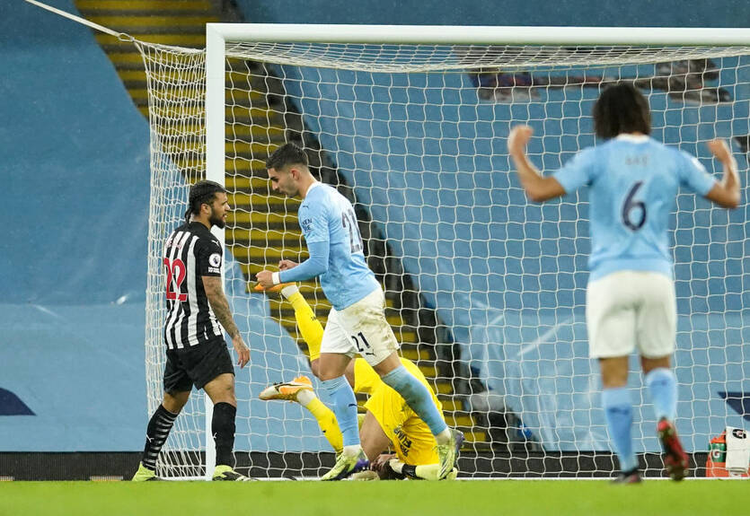 Манчестер Сити - Ньюкасл 2:0 видео голов и обзор матча чемпионата Англии