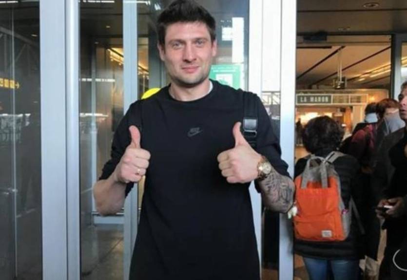 Селезнев на Бали решил освоить серфинг