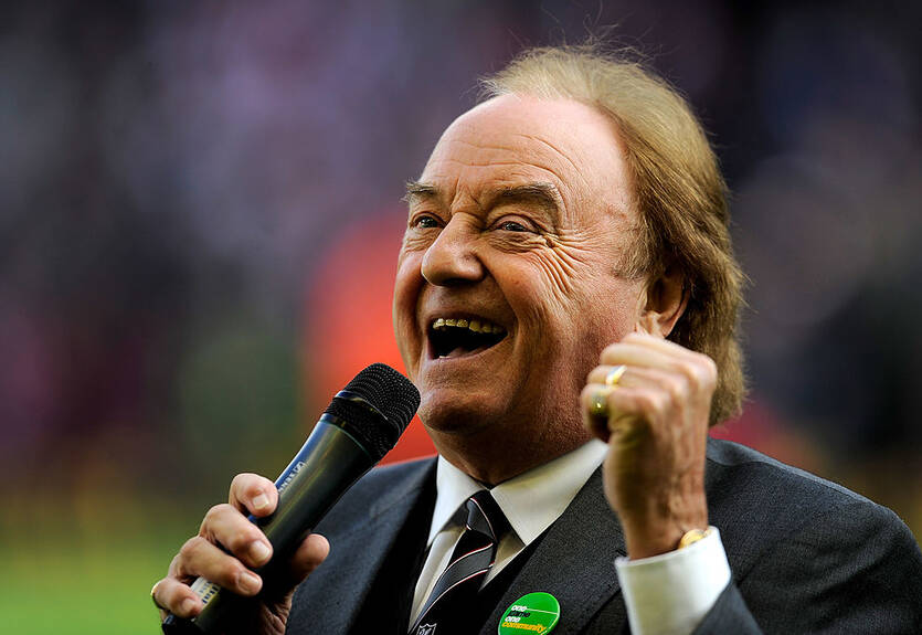 Умер исполнитель гимна Ливерпуля "You’ll never walk alone"