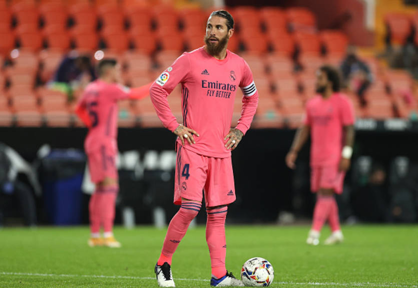 Рамос встретил снегопад голым торсом Рамос встретил снегопад голым торсом