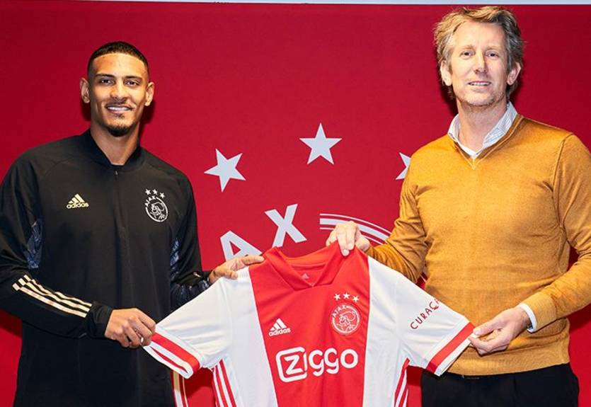 Вест Хэм продал в Аякс нападающего, за которого в 2019 году отдал 50 млн