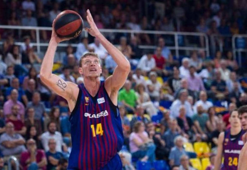 Пустовой заявил, что покинет Барселону