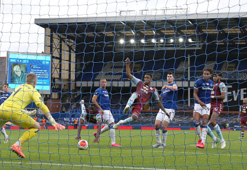 АПЛ перенесла матч между Астон Виллой и Эвертоном