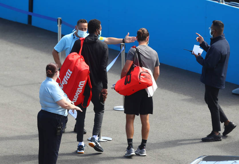 Два игрока, приехавшие на Australian Open, заразились коронавирусом