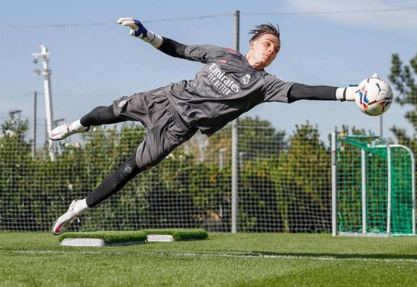 Лунин попал в стартовый состав Реал на матч Кубка Испании