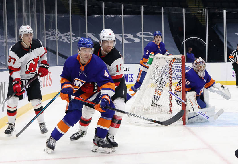 НХЛ: Айлендерс победили Нью-Джерси, Монреаль разгромил Ванкувер НХЛ: Айлендерс победили Нью-Джерси, Монреаль разгромил Ванкувер