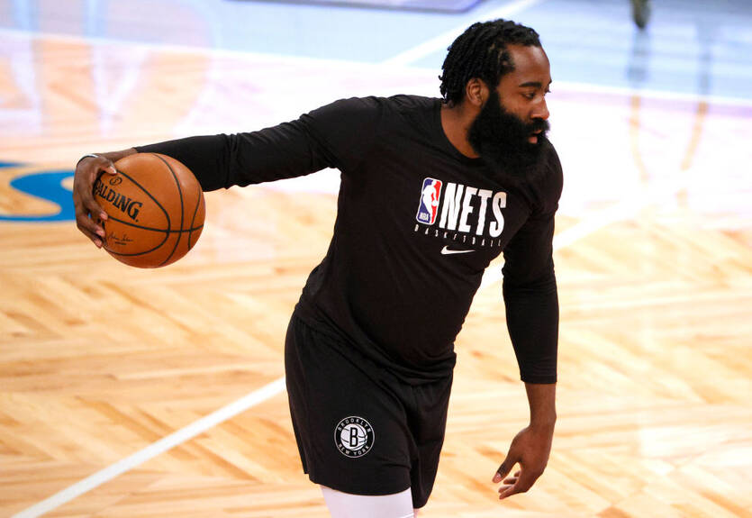 Харден отдал красивую передачу между ног на Ирвинга