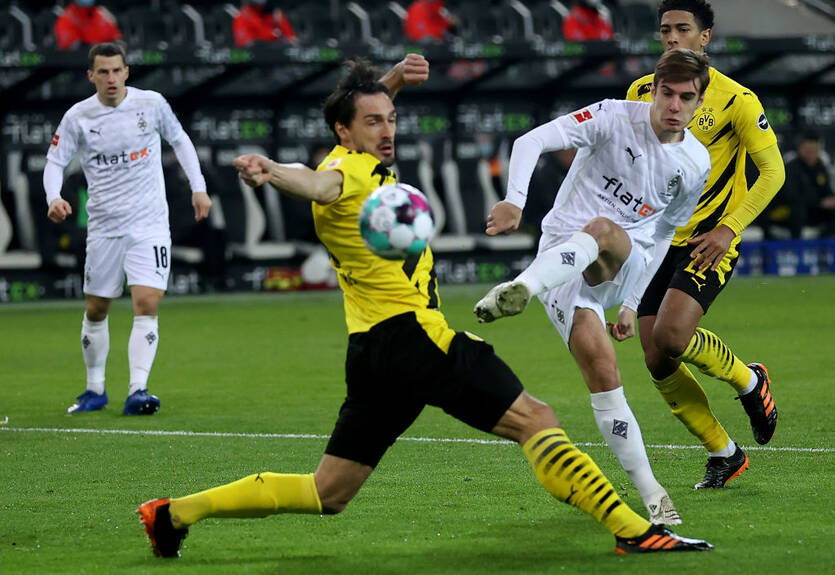 Боруссия М - Боруссия Д 4:2 видео голов и обзор матча чемпионата Германии