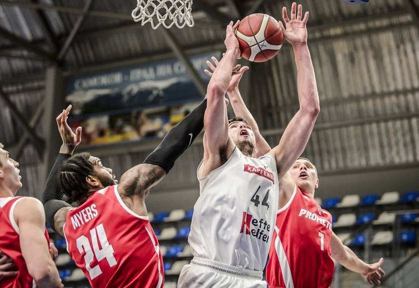 Прометей одержал третью победу в группе на Кубке Европы ФИБА