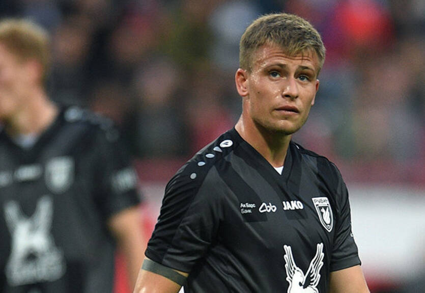 Украинский защитник в шаге от перехода в АЕК