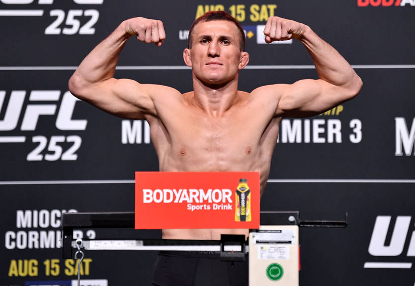 Боец UFC разбил голову, ныряя в прорубь