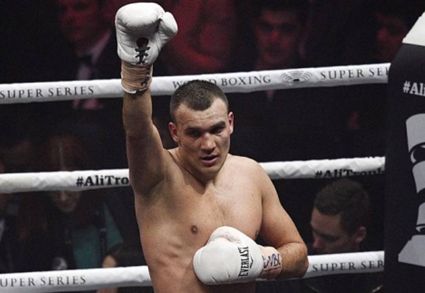 Чемпионский бой Власова со Смитом отменен за два дня до поединка