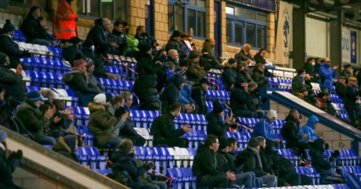 https isport ua football europe 2991570 obnazhennaya devushka sorvala sobranie anglijskogo kluba