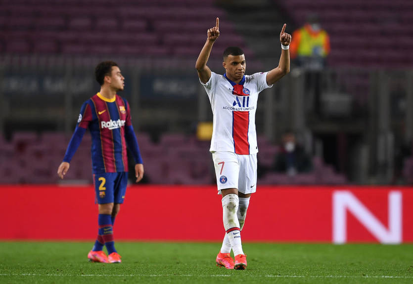 Хет-трик Мбаппе позволил ПСЖ разгромить Барселону в Лиге чемпионов