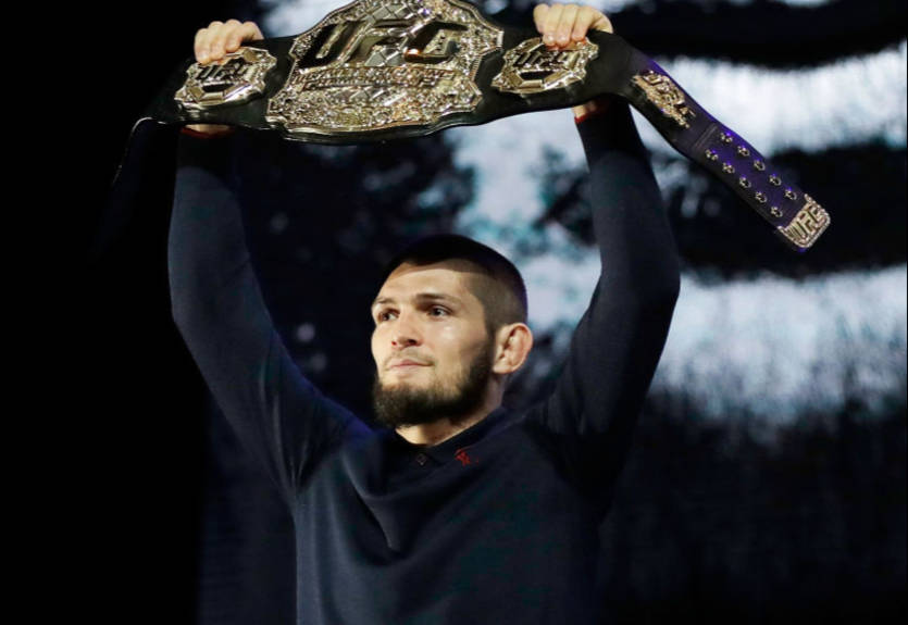 Нурмагомедов получил от Мбаппе футболку после матча против Барселоны