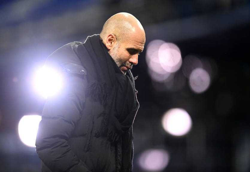 Гвардиола провел матч ЛЧ в стильном пальто с огромной эмблемой Ман Сити
