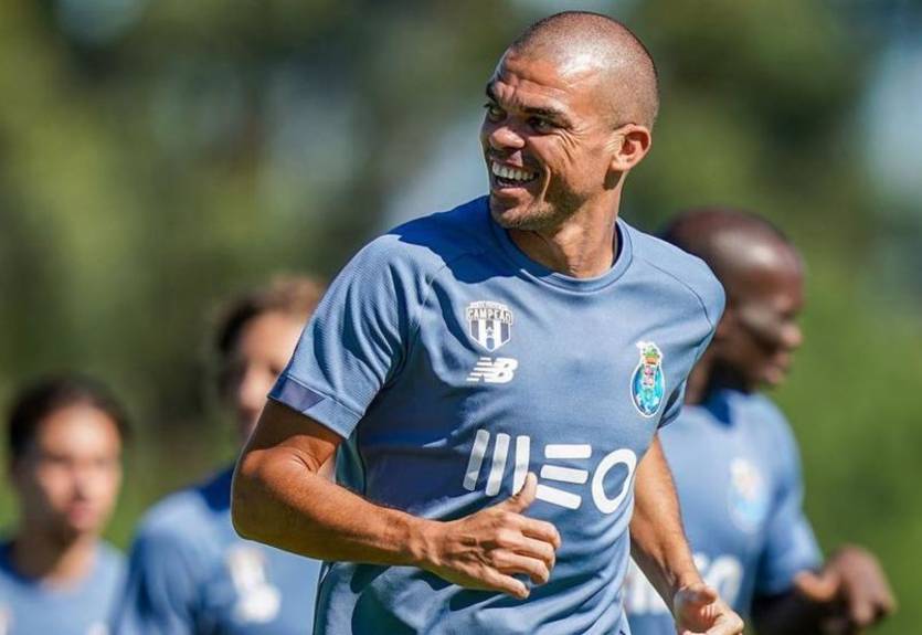 Пепе признался, что спал с матерью до 17 лет Пепе признался, что спал с матерью до 17 лет