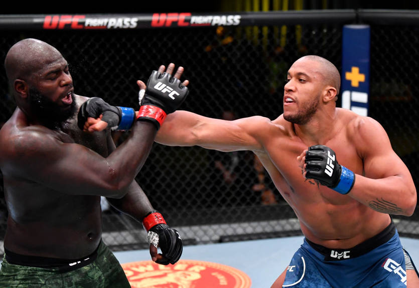 UFC Fight Night: Розенструйк бесславно проиграл Гану