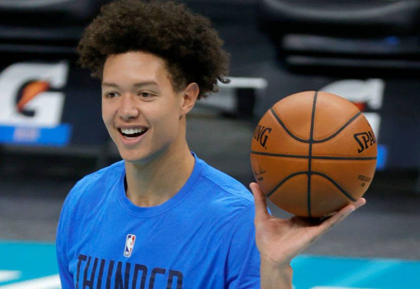 Потрясающий аллей-уп Бертанса и слэм-данк Роби - среди лучших моментов дня в НБА