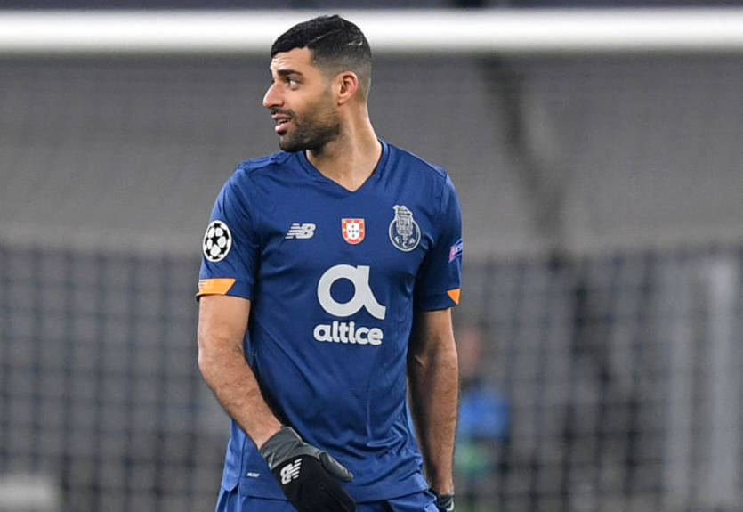 Игрок Порту получил два предупреждения за три минуты