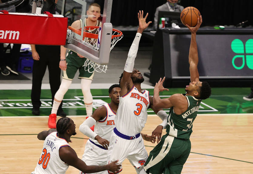 Адетокунбо сделал трипл-дабл в матче против Нью-Йорка