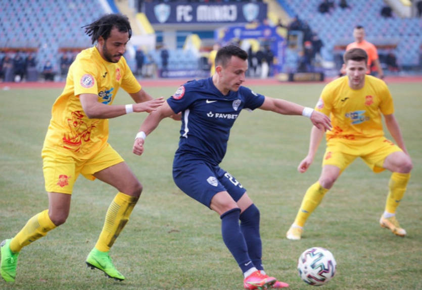 Ингулец на выезде обыграл Минай в матче с пенальти и удалением