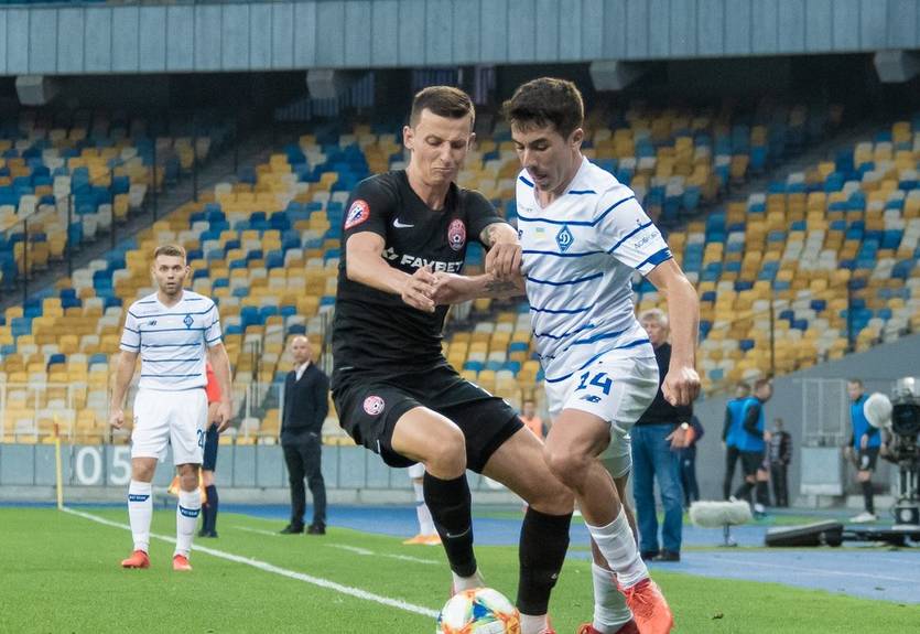 Заря - Динамо Киев: видео онлайн-трансляция матча чемпионата Украины