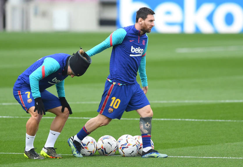 Фанаты вывели Месси из себя, снимая его в машине