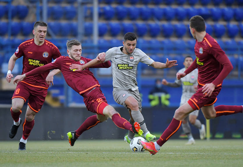 Шахтер сенсационно уступил Львову