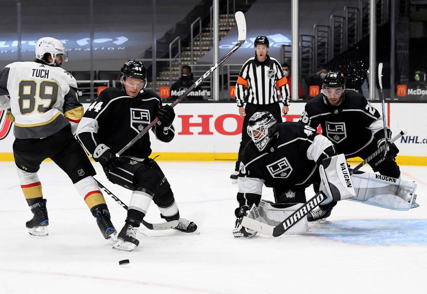 НХЛ: Тампа победила Флориду, Вегас уступил Лос-Анджелесу