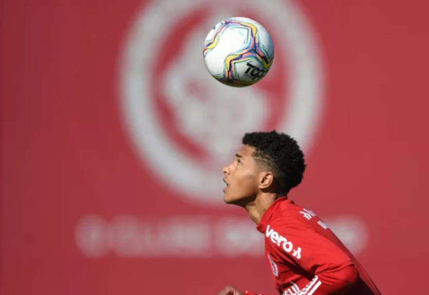 Шахтер намерен подписать юного защитника Интернасьонала