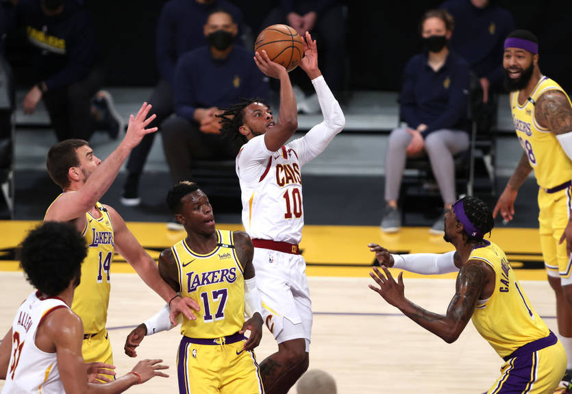 НБА: Лейкерс сильнее Кливленда, Харден набрал 44 очка в поединке против Детройт