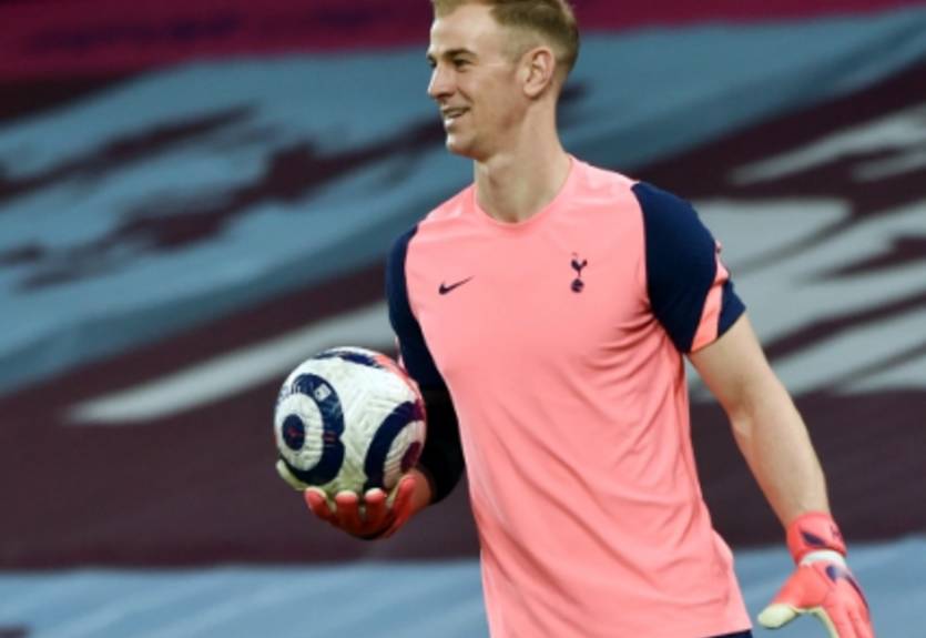 Джо Харт выставил на продажу особняк с домашним кинотеатром и винной комнатой