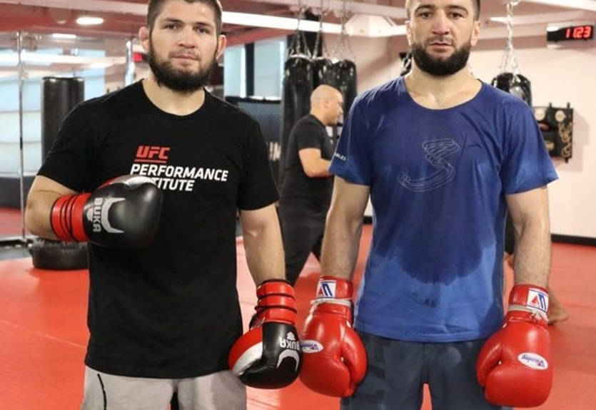 Нурмагомедов отреагировал на победу брата в UFC Нурмагомедов отреагировал на победу брата в UFC