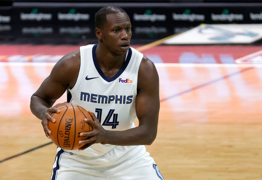 Горги Дженг подписал контракт с Сан-Антонио