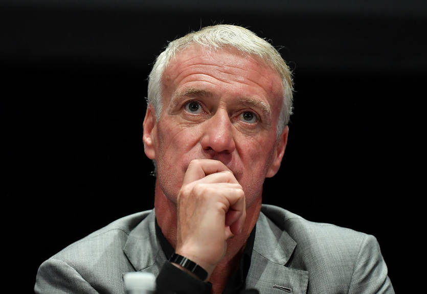 Дешам покинул пресс-конференцию после вопроса о Бензема Дешам покинул пресс-конференцию после вопроса о Бензема