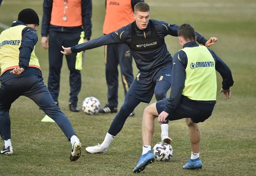 Довбик - первый игрок сборной Украины в истории Днепра-1