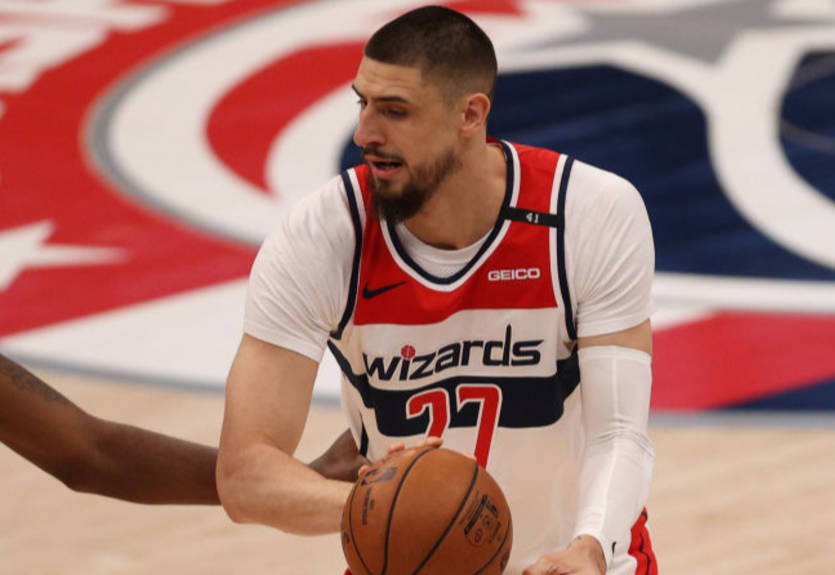 Лень набрал 14 очков, но не спас Вашингтон от поражения