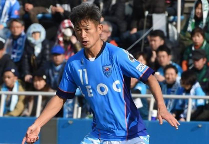 Японец стал самым возрастным футболистом в мире