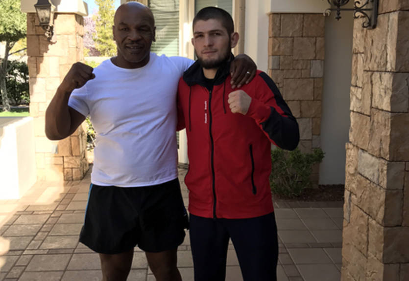 Нурмагомедов встретился с Майком Тайсоном, получив от него подарок