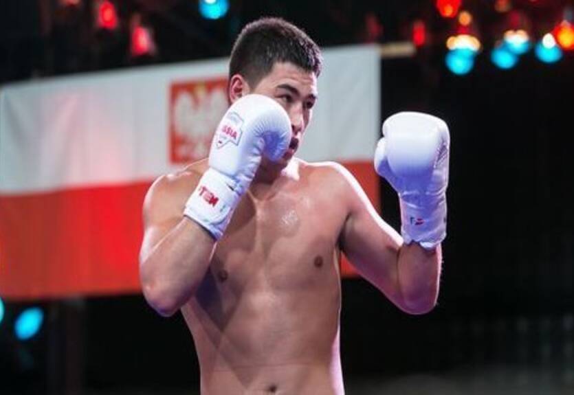 Бивол защитил титул временного чемпиона по версии WBA