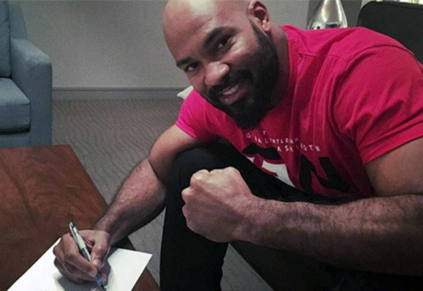 Вашингтон подписал контракт на бой с Уайлдером