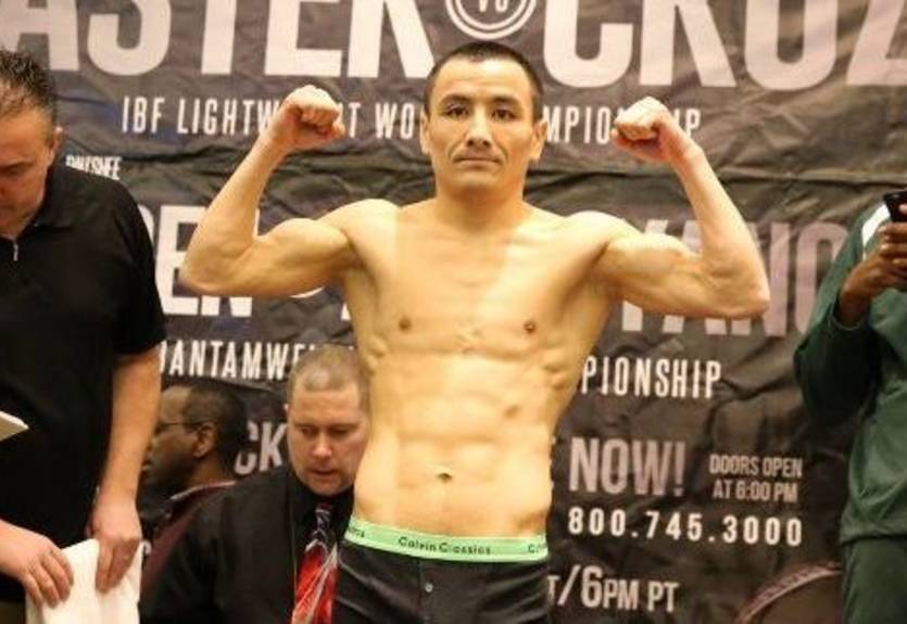 Казахстанец Жакиянов завоевал чемпионские титулы по версиям WBA (Super) и IBO